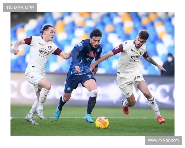 意甲都灵队与莱切队保级战，历史交锋均衡性体现